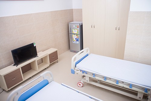 PHOTOS OF BINH DAN HOSPITAL