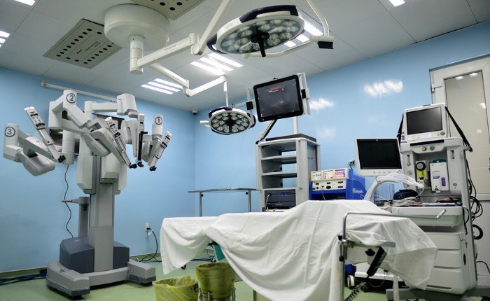 ROBOT SURGERY AT BINH DAN HOSPITAL