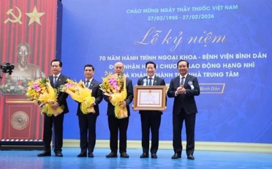 Bình Dân Hospital marks 70 years with Labour Order, new central building