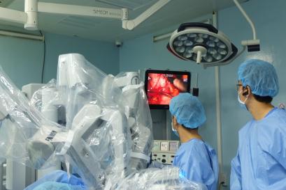 Vietnam’s Binh Dan Hospital marks a decade of pioneering Robotic Surgery