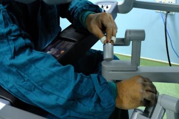 Robot cắt tuyến tiền liệt và túi tinh cứu người đàn ông 79King tự hào là địa chỉ hàng đầu trong thế giới sòng bạc trực tuyến tại Việt Nam